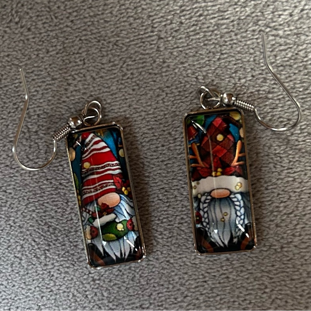 Gnome Earrings ~ Glass with Silver Tone Back ~ Brand New!